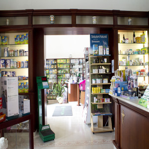 farmacialeo sala principale vista